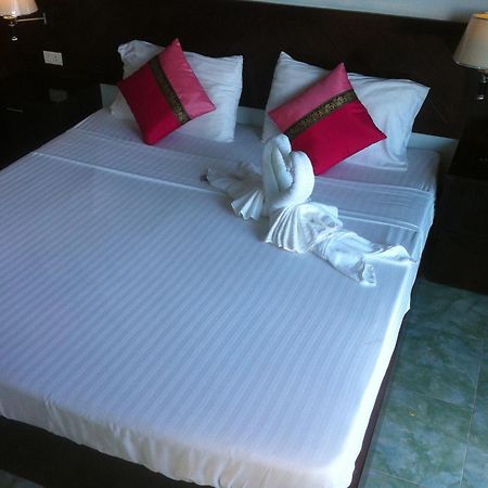 Feng Shui House Hotel Patong Екстериор снимка