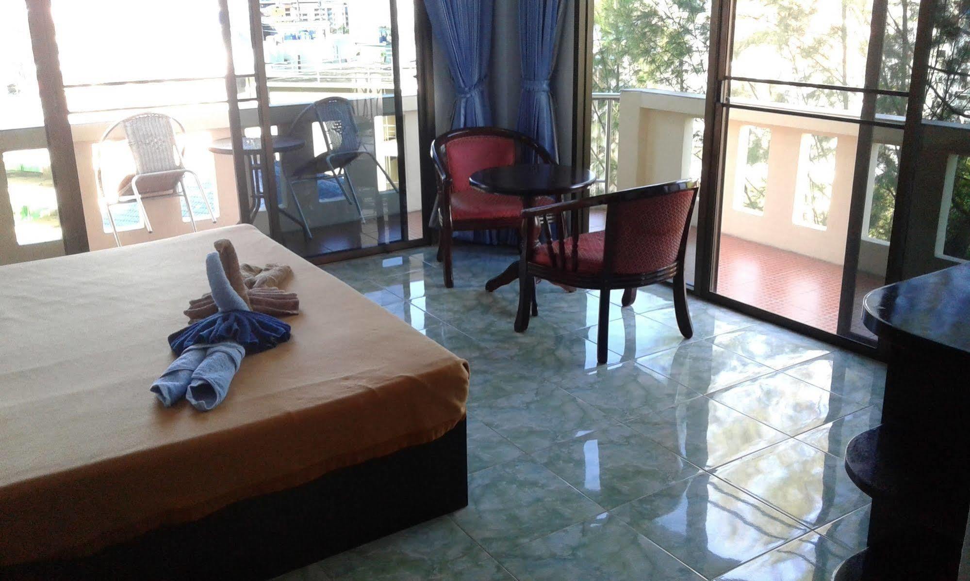 Feng Shui House Hotel Patong Екстериор снимка