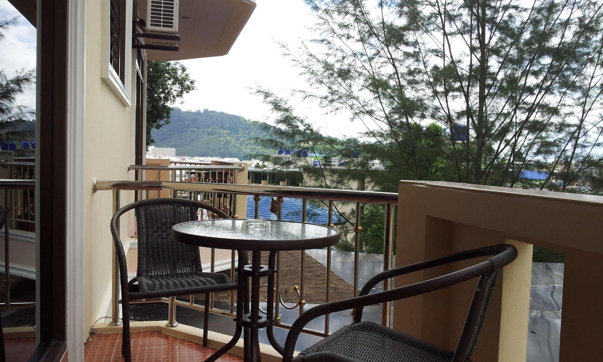 Feng Shui House Hotel Patong Екстериор снимка